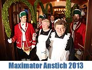 Rund 100 geladene Stammtische des Augustiner Kellers lauschen am Abend den Worten von Wirte-Napoleon Richard Süßmeier, anlässlich des Maximator Starkbierfestes (Foto:Martin Schmitz)